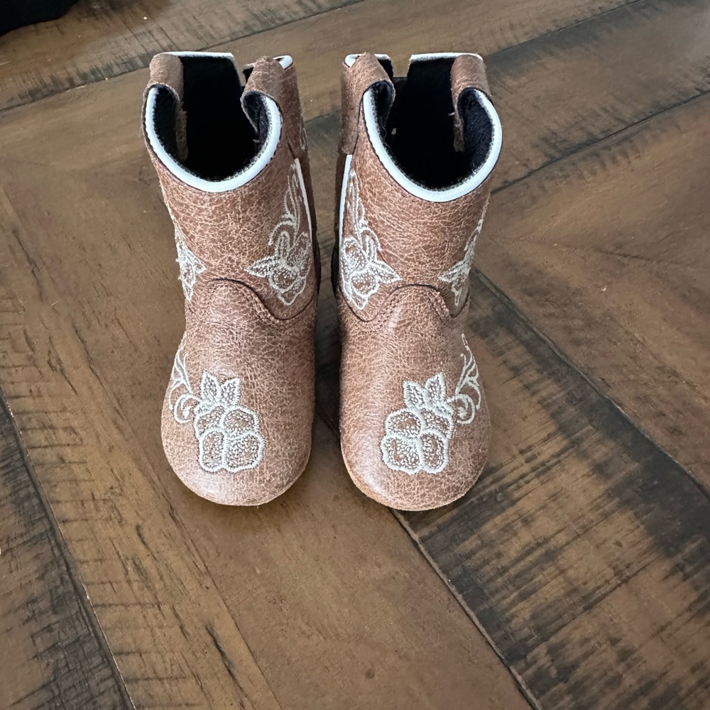 NWT baby boot barn boots size 1